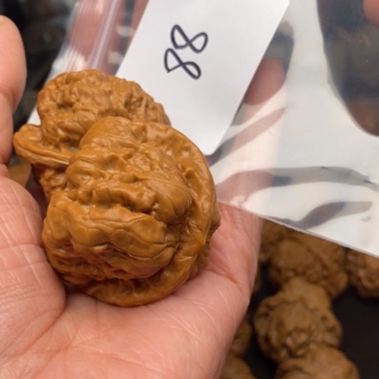 桃核吊坠每****时88蛙蛙蛙蛙