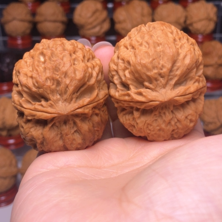 文玩核桃吊坠20龙鳞绣球