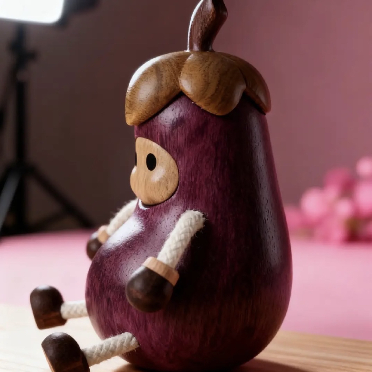 可爱茄子人实木桌面装饰创意生日礼物送朋友