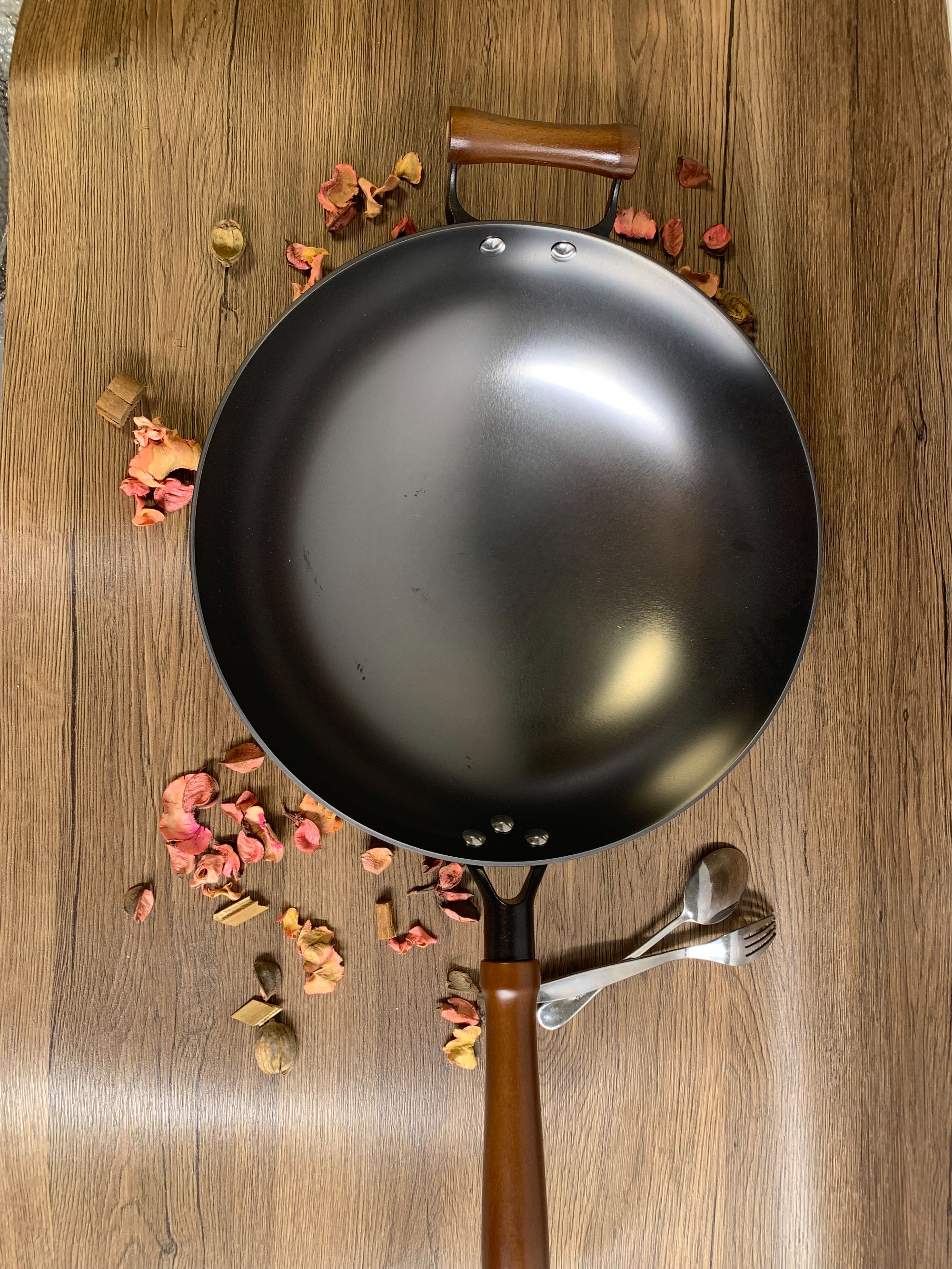 【厂家直发】郏县铸铁锅 圆底炒锅常规款 源头工厂发货 开锅发货