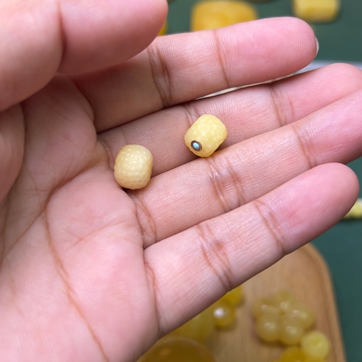 琥珀未镶嵌珠宝奇石多样性发其一