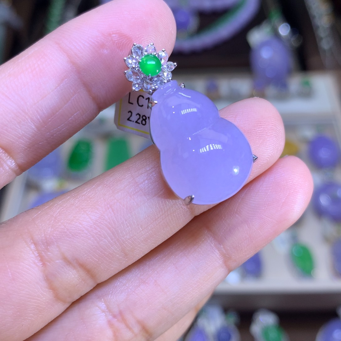 翡翠颈饰18K金镶嵌翡翠