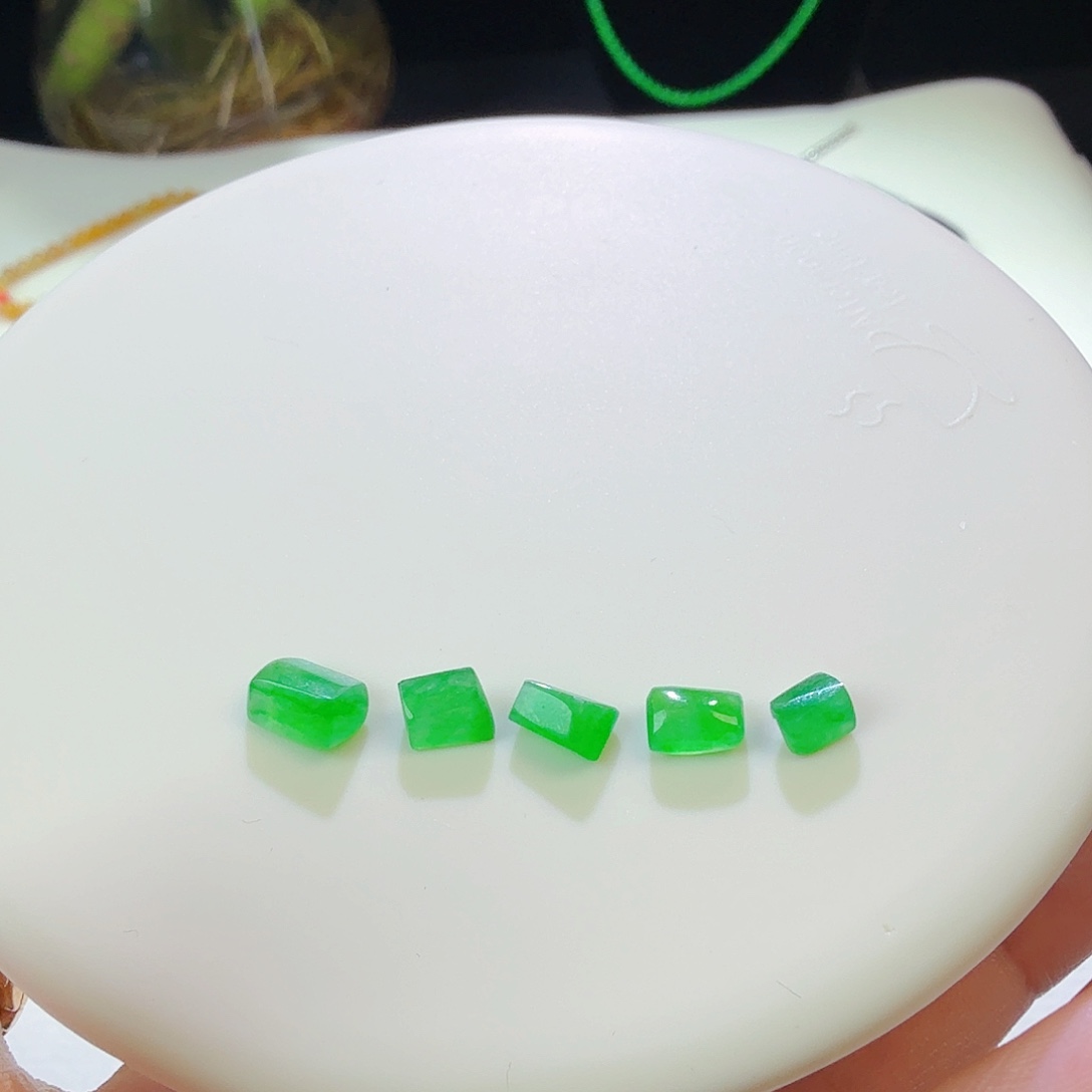 翡翠裸石冰绿随行一组