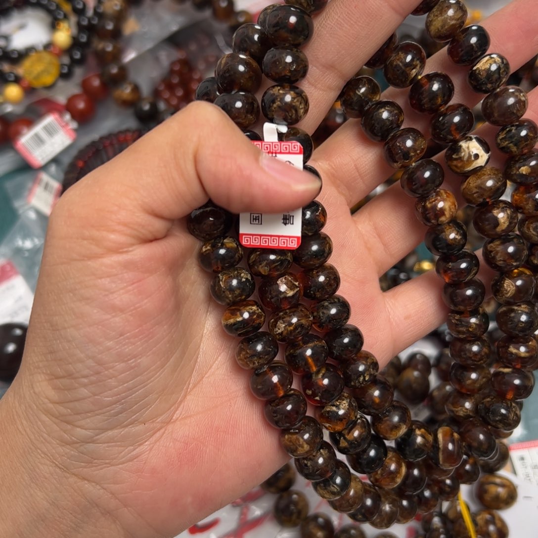 未镶嵌琥珀珠宝奇石