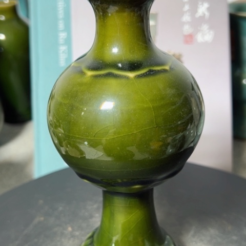 Q****n柴窑瓷瓶器型美观大方