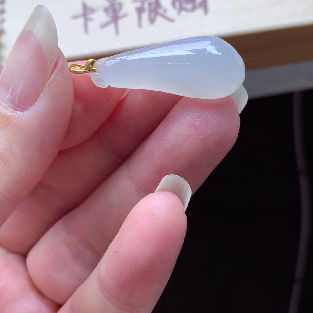 翡翠颈饰18K金镶嵌吊坠