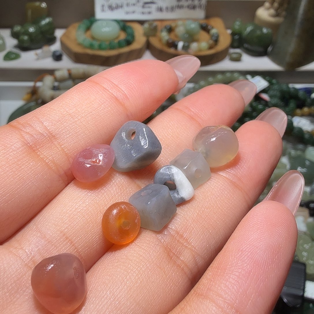 和田玉未镶嵌珠宝奇石