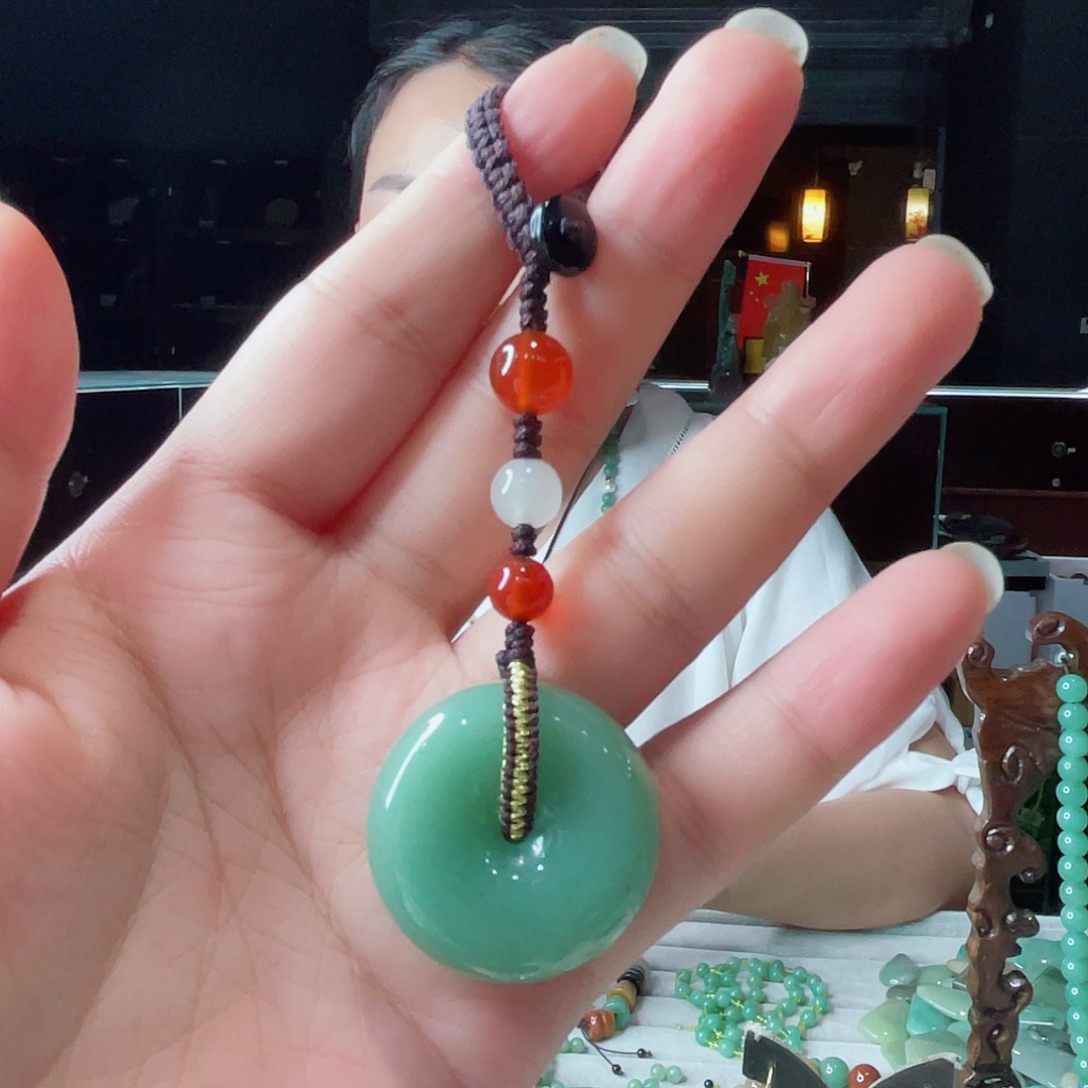 密玉（石英质玉）未镶嵌颈饰