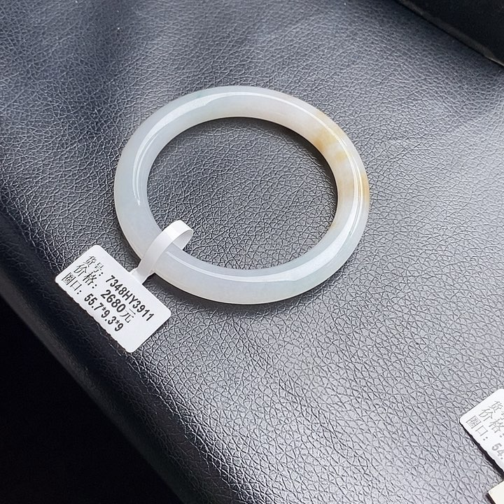 翡翠手镯未镶嵌56圆条