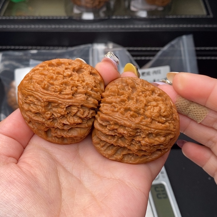 把件文玩核桃๓****児南疆44高桩