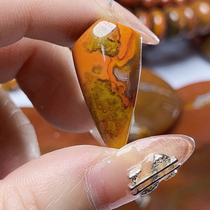 玛瑙/玉髓颈饰未镶嵌尘*