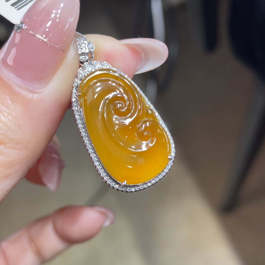 翡翠颈饰18K金镶嵌天然缅甸翡翠a货