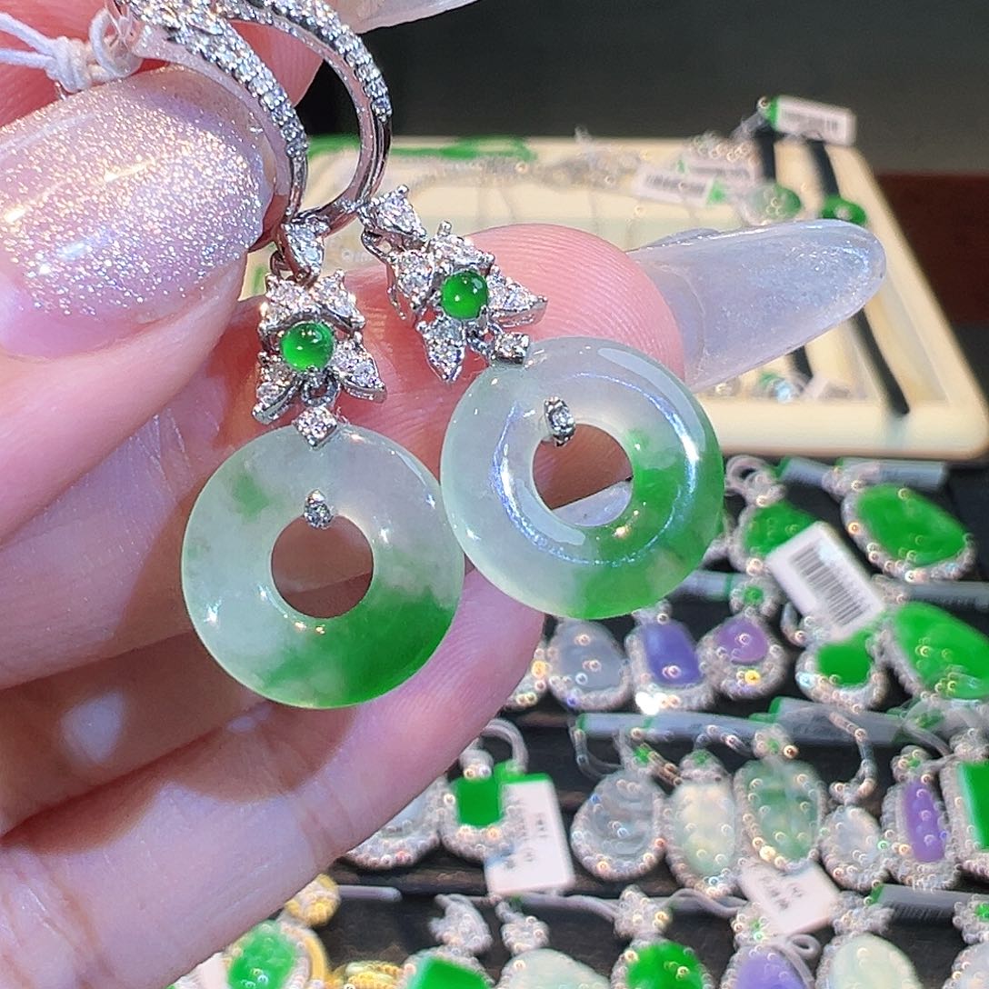 翡翠耳环18K金镶嵌翡翠