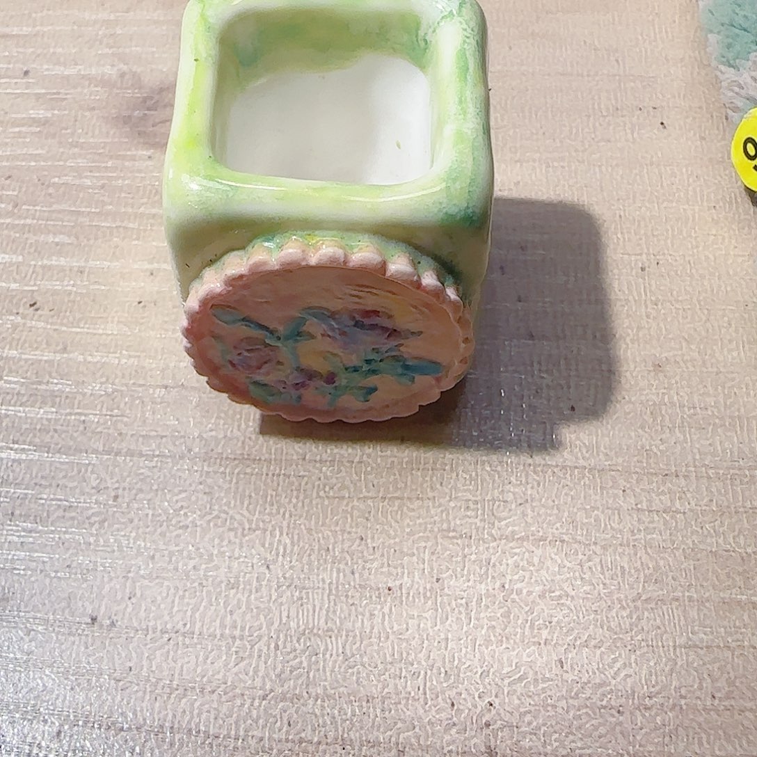 刘***英T绿盆种黄金海豹盆口2.5cm