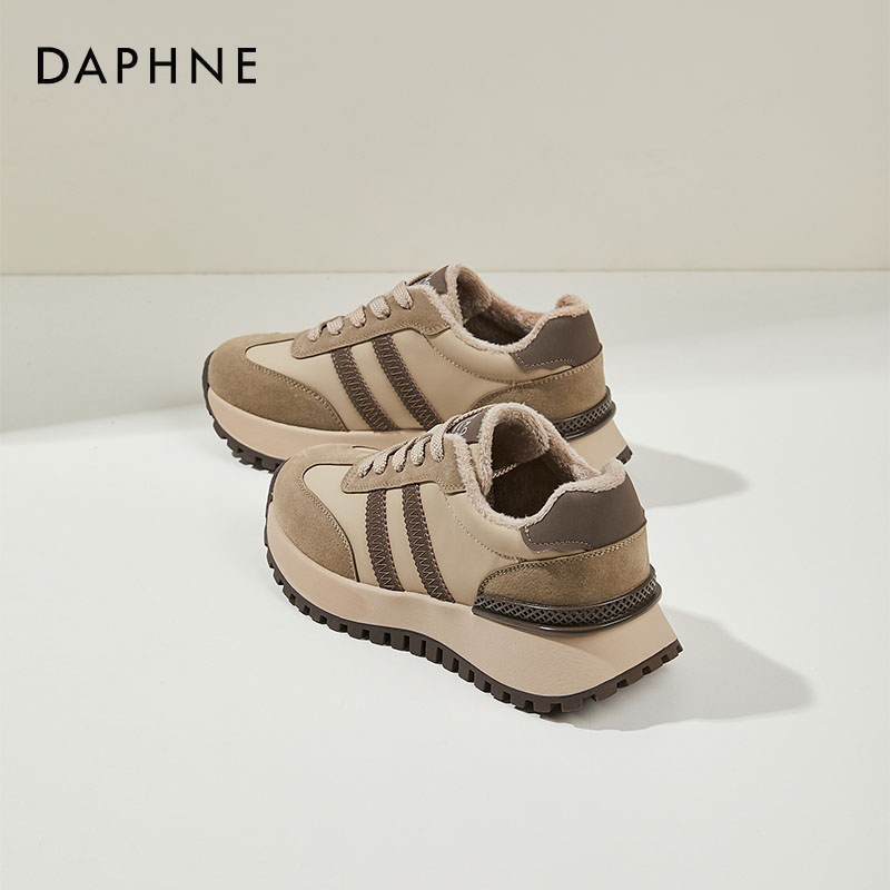 达芙妮雅丹风运动鞋女2025年新款复古厚底加绒松糕鞋显脚小阿甘鞋