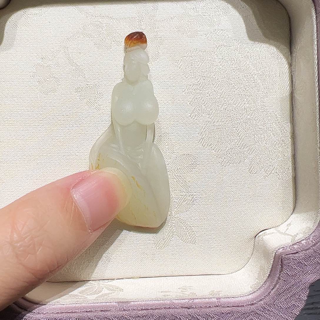 和田玉（糖玉）颈饰未镶嵌挂件