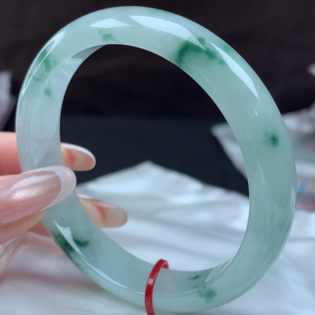 翡翠手镯未镶嵌96746，