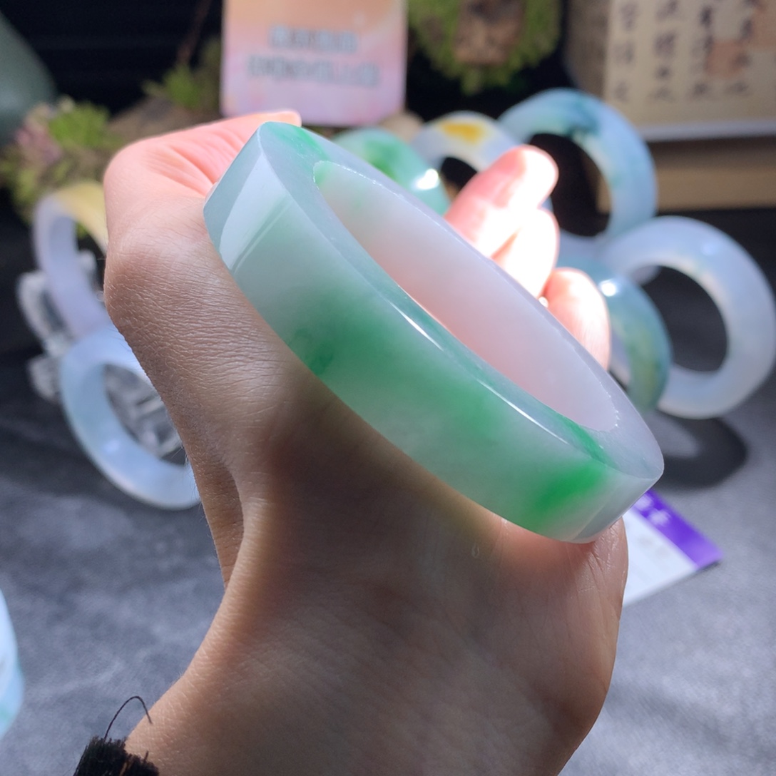 S***u定制翡翠未镶嵌手镯