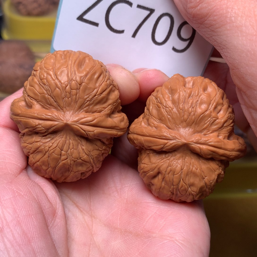 文玩核桃把件毕业肉球元宝43