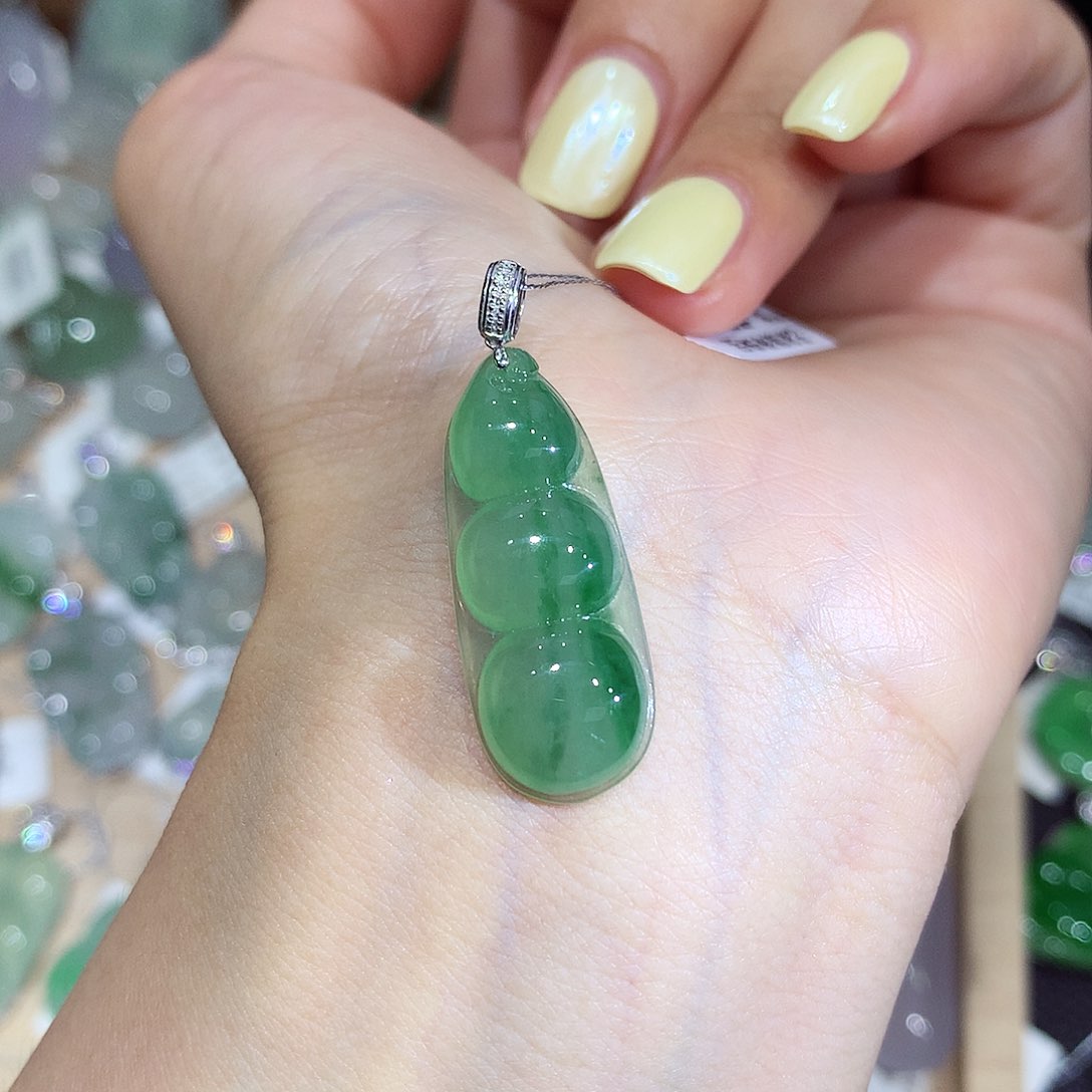 翡翠18K金镶嵌颈饰翡翠