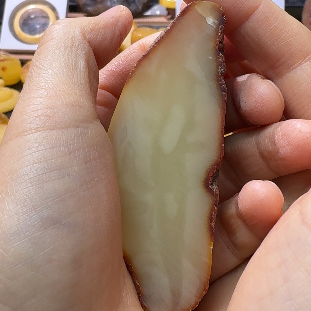 随***y定制琥珀天然原矿假一赔十