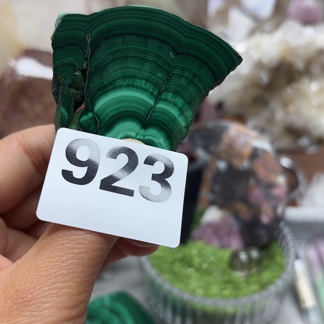 芳***师未镶嵌水晶大型摆件（非配饰）