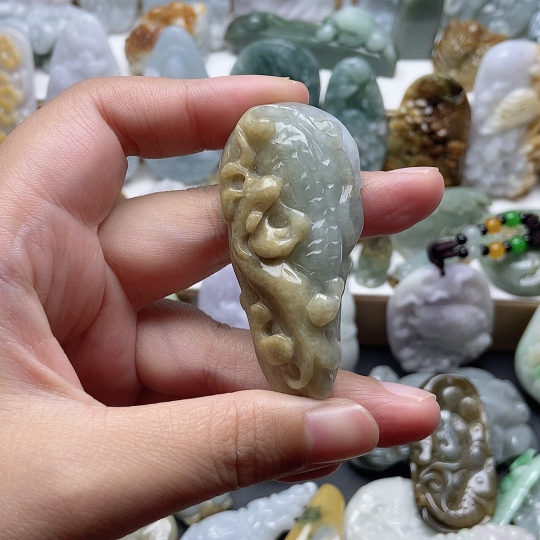 翡翠未镶嵌颈饰翡翠