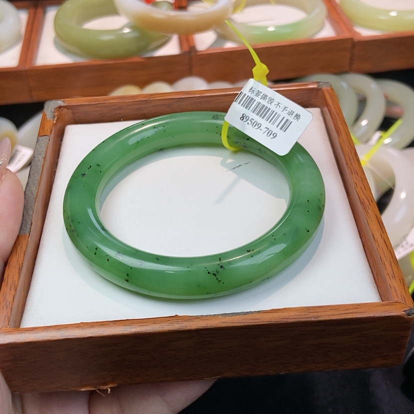 【闪购商品】和田玉未镶嵌手镯羽*