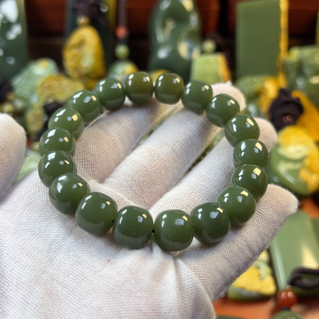 岫岩老玉（透闪石质玉）手链未镶嵌