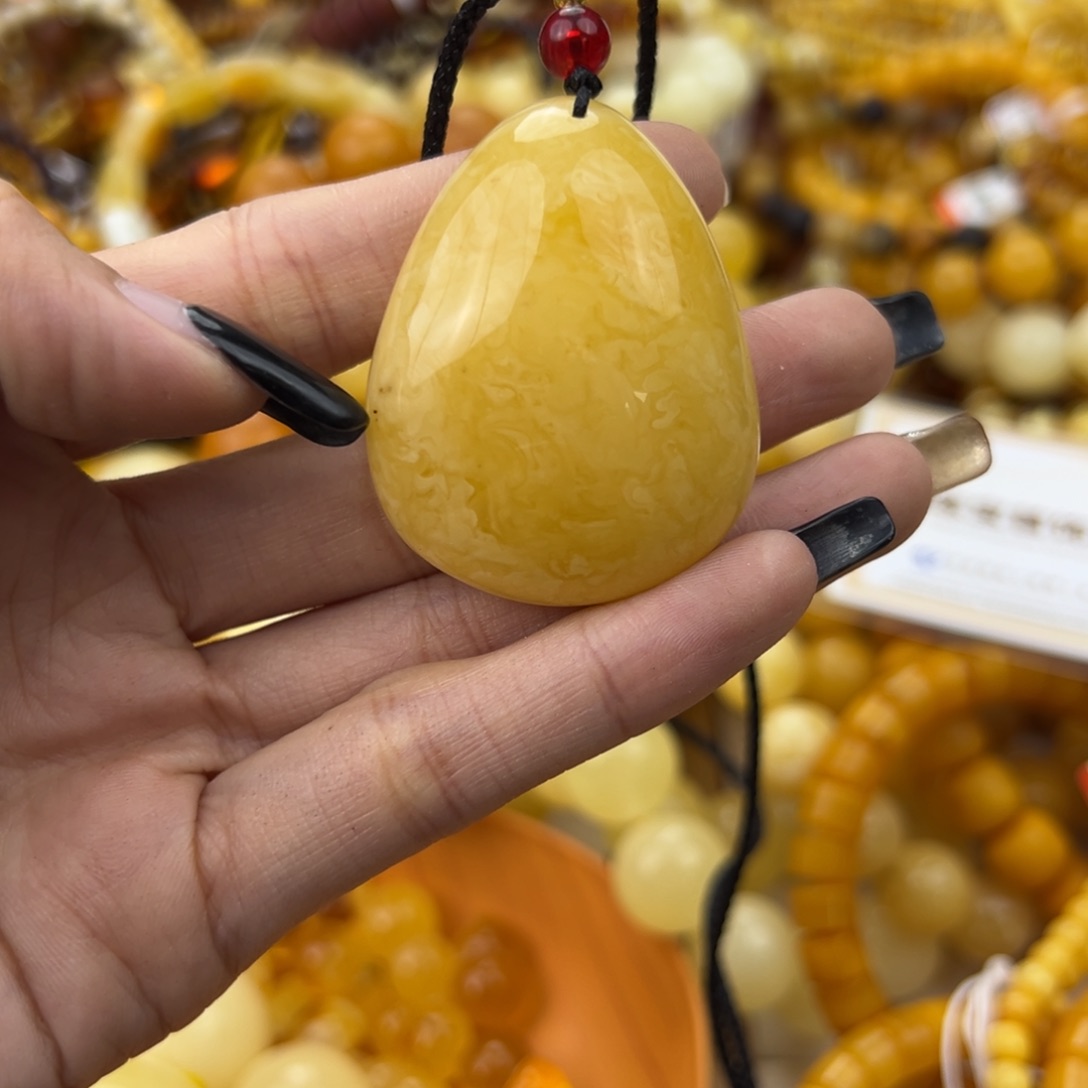 琥珀珠宝奇石未镶嵌
