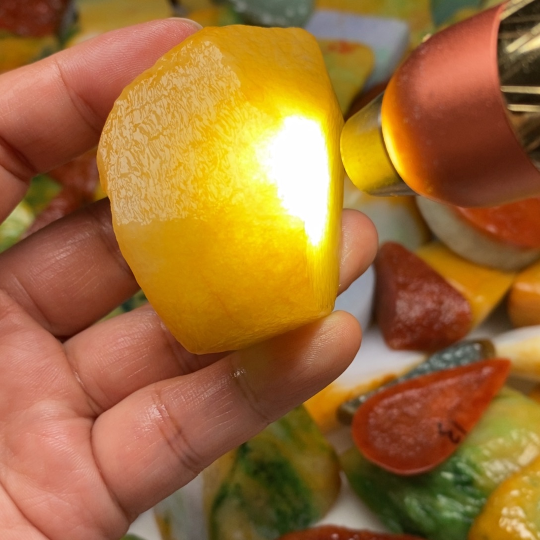 翡翠未镶嵌挂件缅甸的