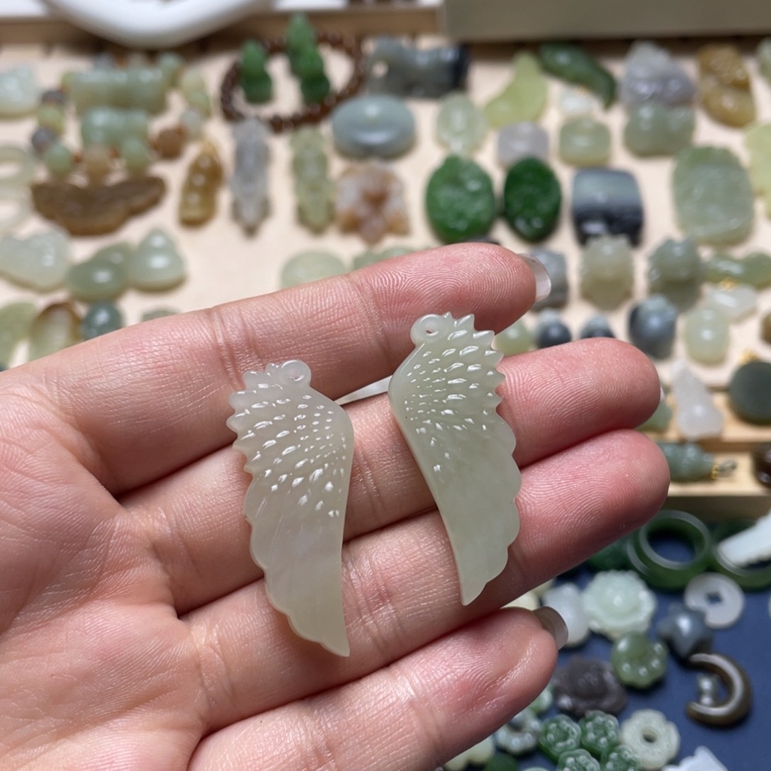 和田玉未镶嵌颈饰一个