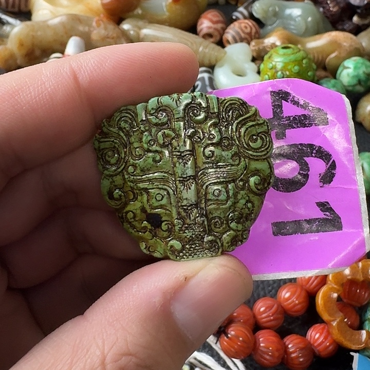 非***扰和田玉未镶嵌颈饰