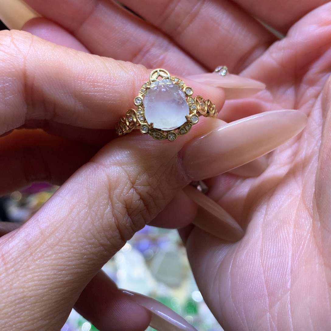 颈饰18K金镶嵌翡翠