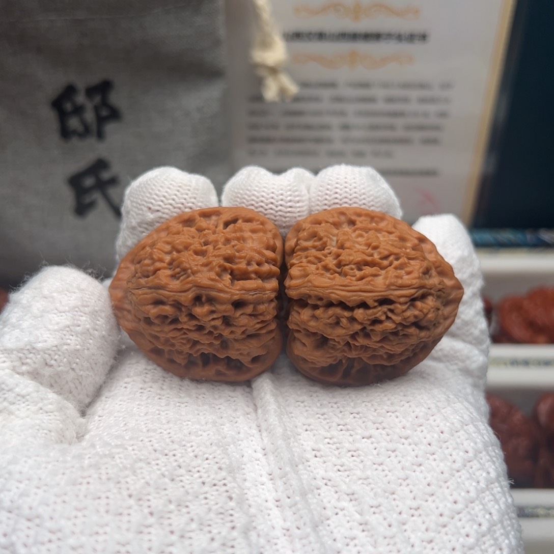 文玩核桃把件南疆石37.5