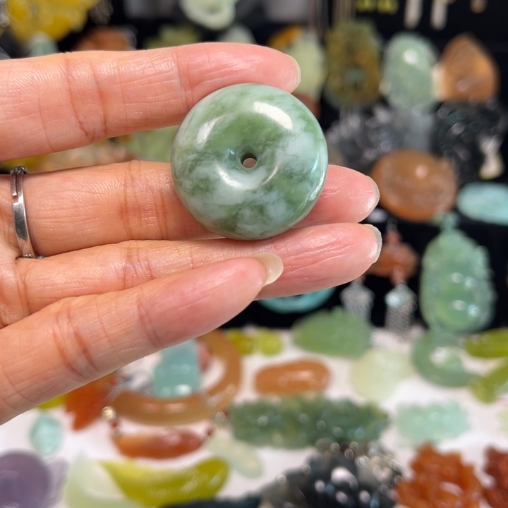 蛇纹石玉未镶嵌吊坠(赠链)