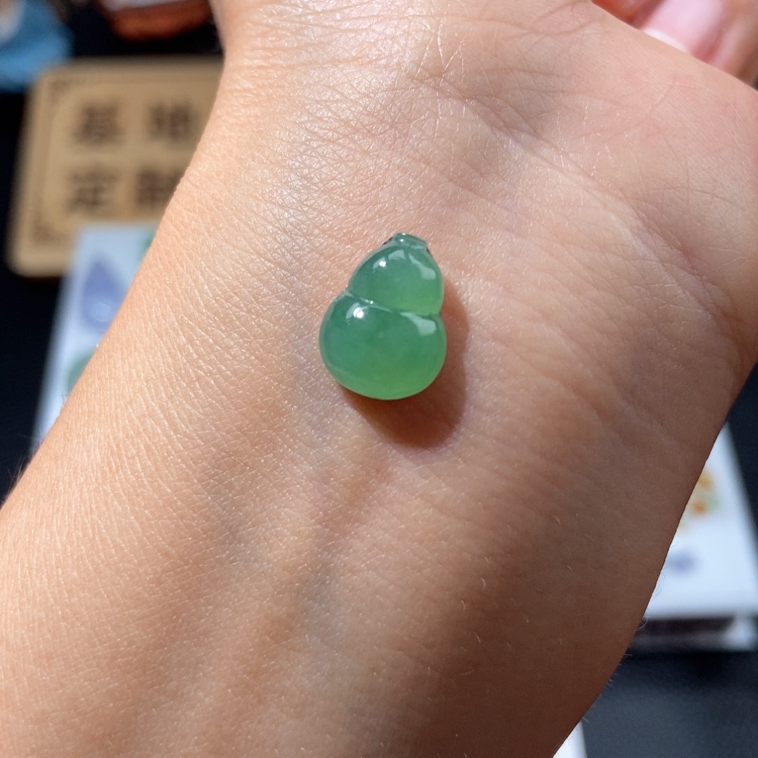 定制翡翠未镶嵌翡翠12.5×9.8×4.5