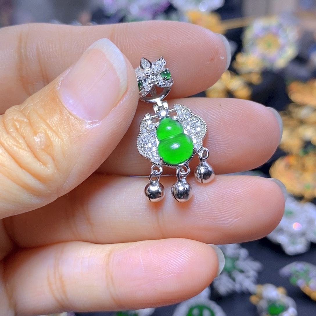 翡翠耳钉银S925镶嵌天然翡翠