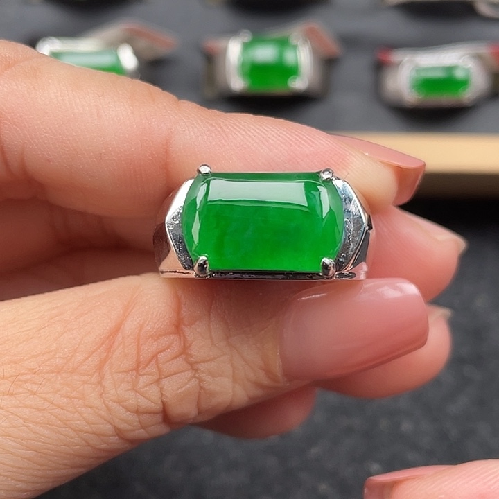 O***A翡翠银S925镶嵌戒指编号3883没运费险