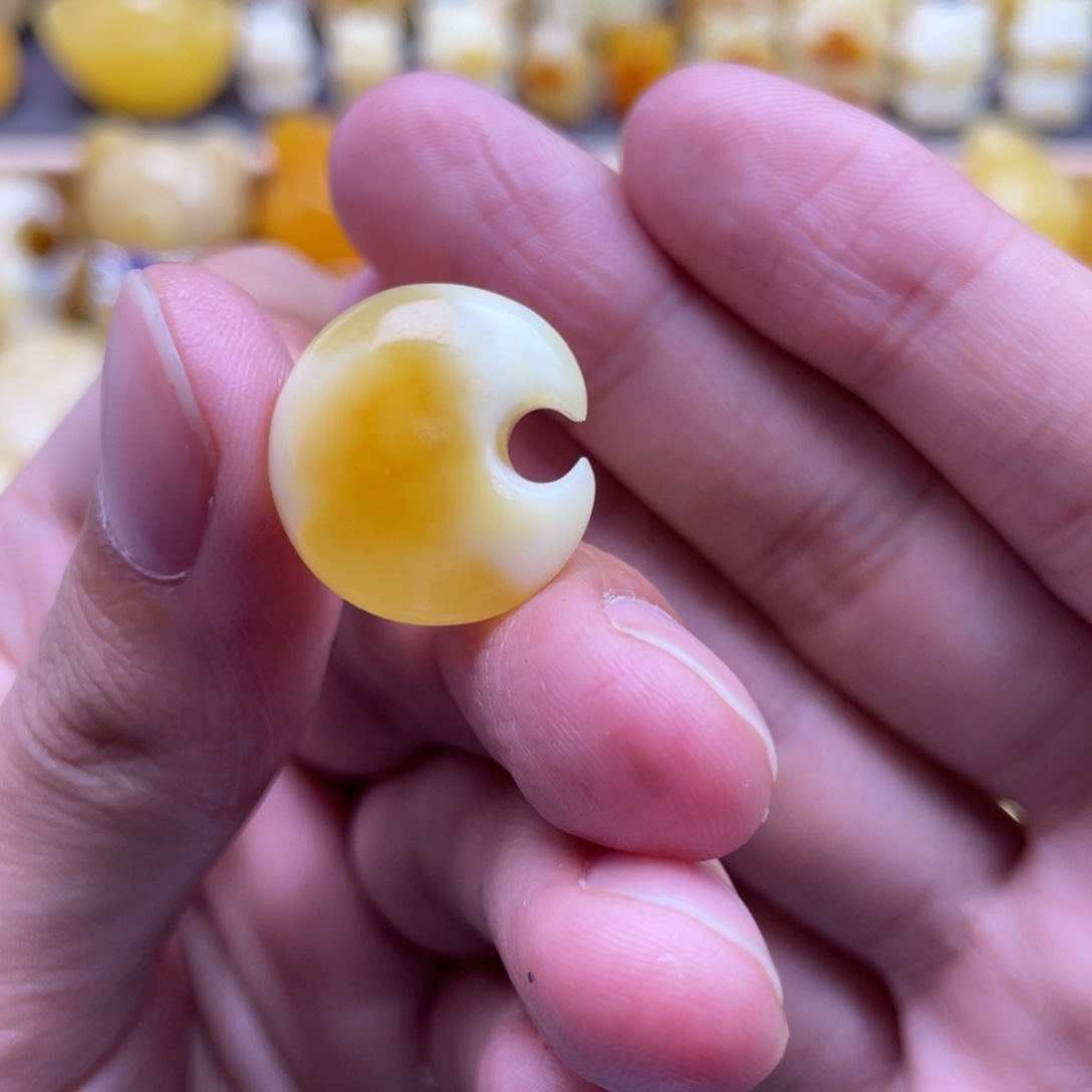 琥珀未镶嵌裸石蜜蜡