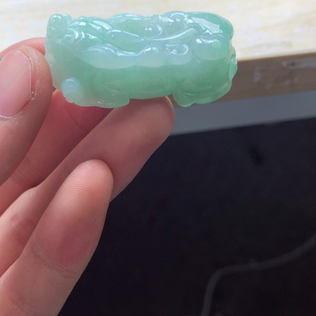 翡翠颈饰未镶嵌吊坠