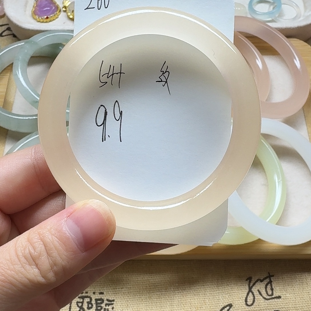 石英质玉未镶嵌手镯200