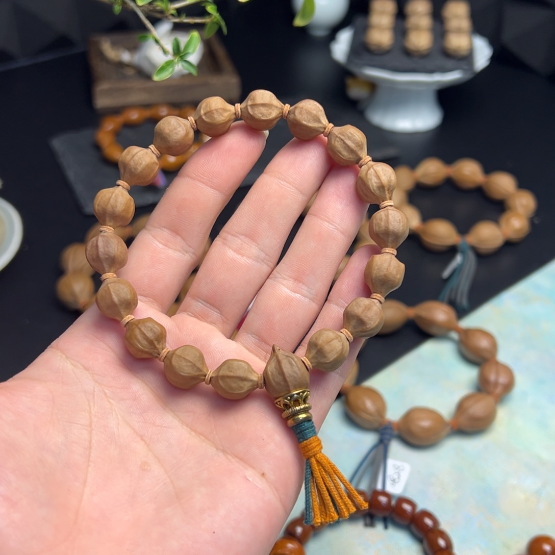 l***公橄榄核手串/手链密桃臀水晶核11四花