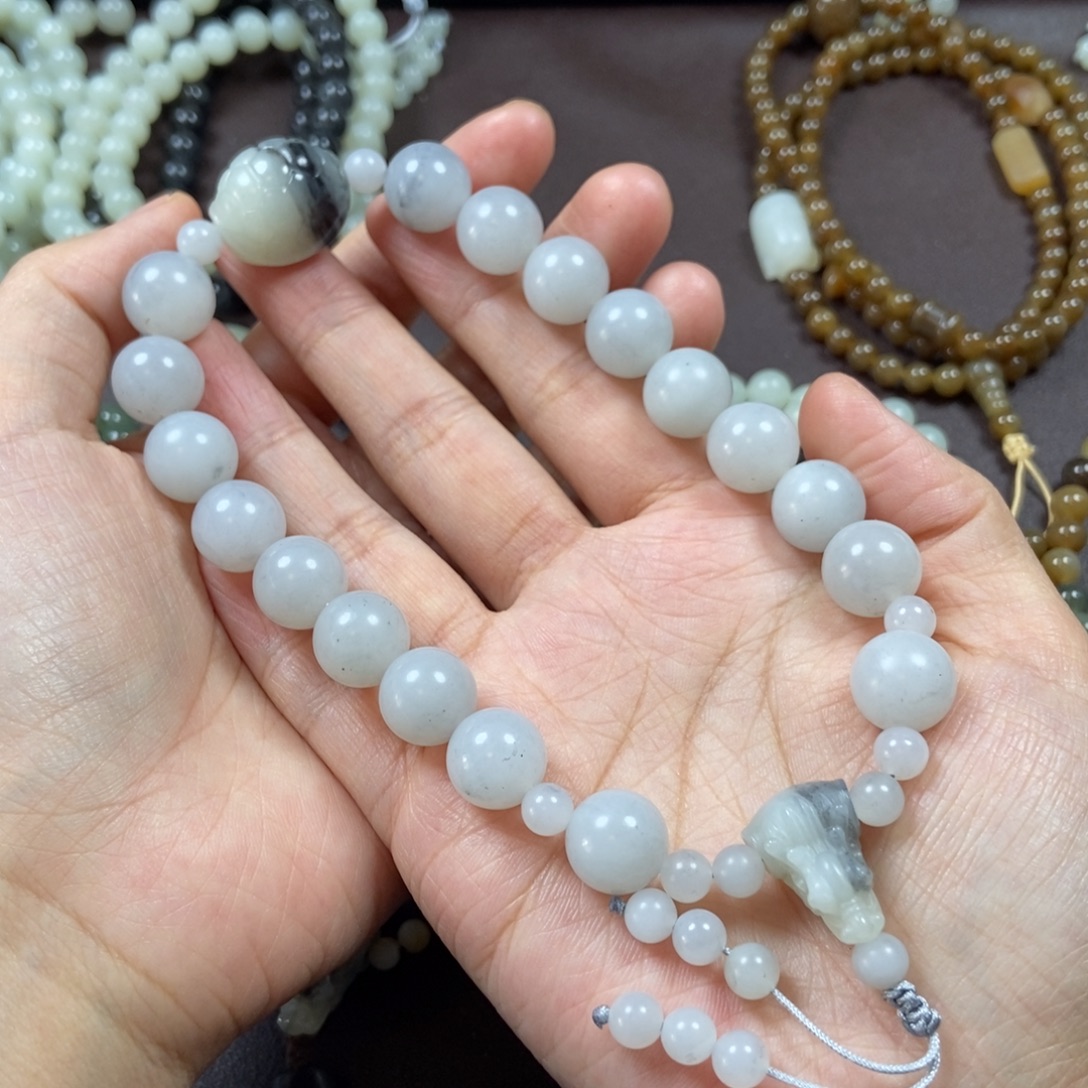 红***七和田玉未镶嵌把件