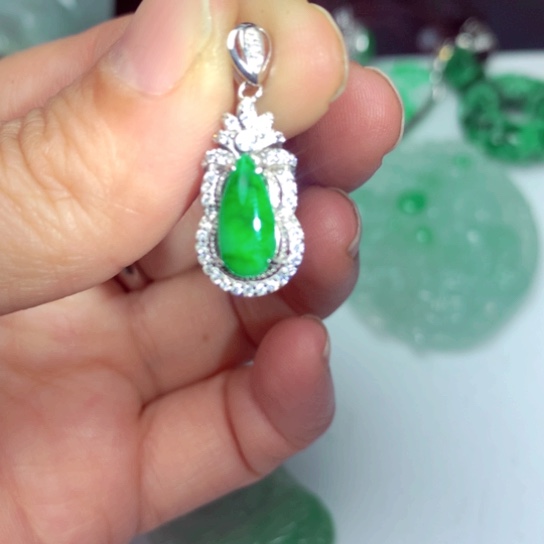 翡翠吊坠(不含链)未镶嵌