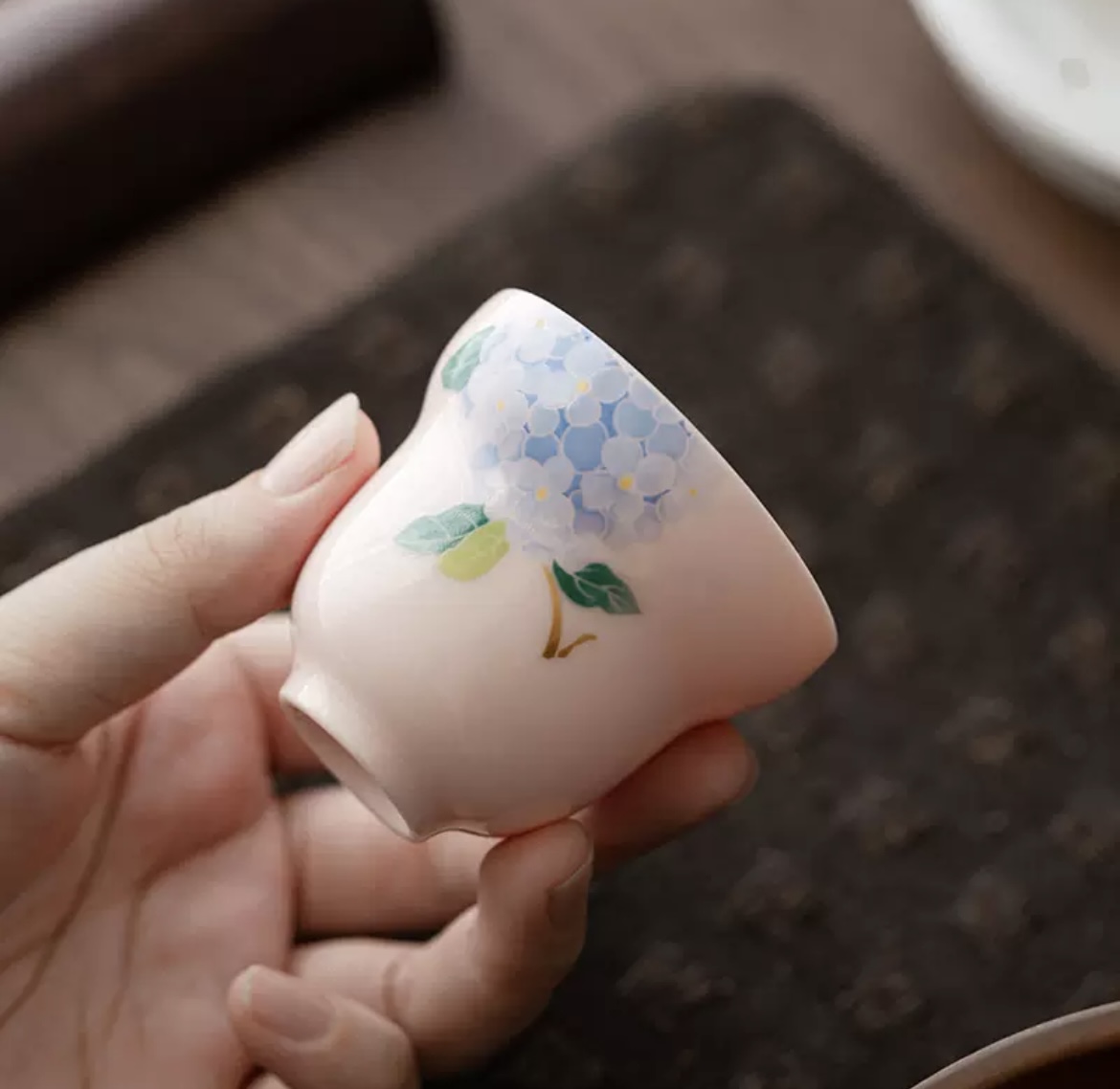 粉色葫芦杯绣球花