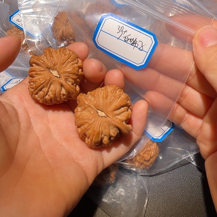 沐****文玩核桃把件反反复复方法