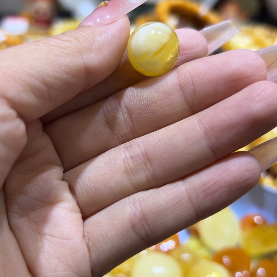 琥珀珠宝奇石未镶嵌