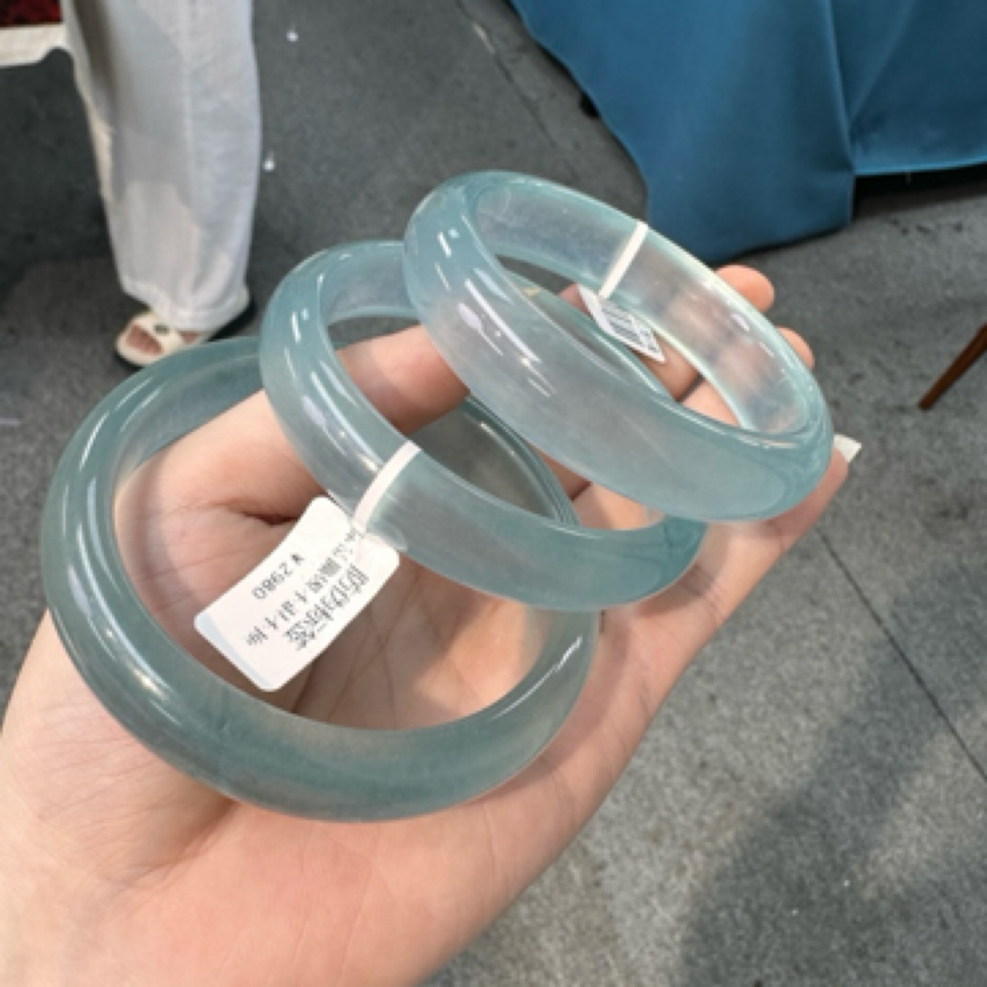 精美新疆天青冻正宽手镯多样性发一