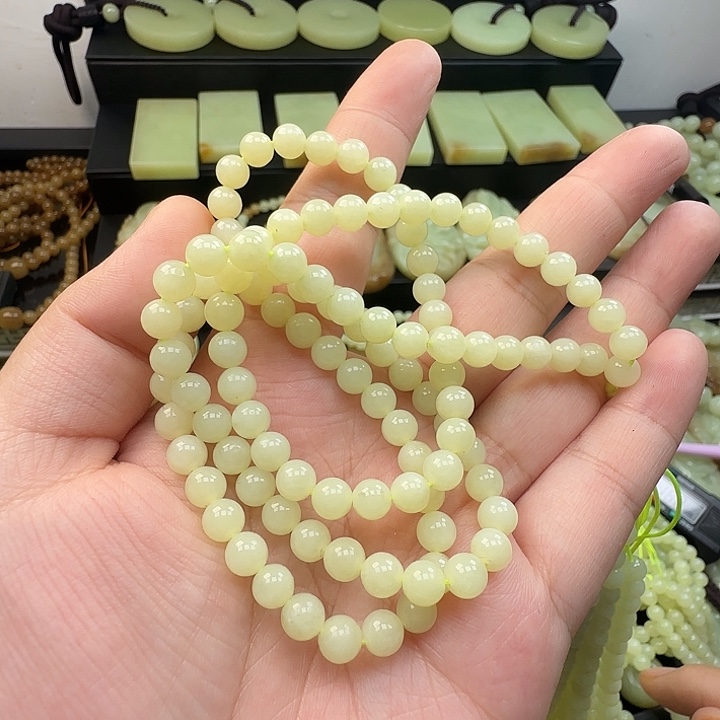 侯***上岫岩老玉（透闪石质玉）未镶嵌挂件